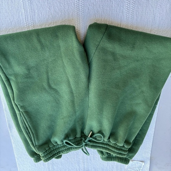 Princess Polly green sweats size us 6 - Picture 5 of 13